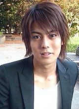 Одзима Наоя